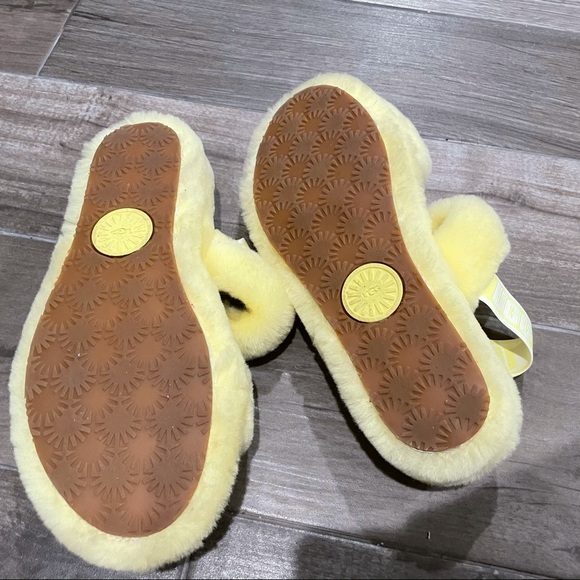 NEW UGG Oh Yeah Fur Slides Yellow Slippers - Picture 9 of 9